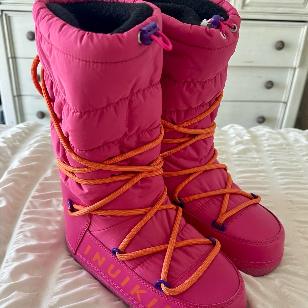 Inuikii Pink Snow Boots with Pink with Orange Laces womens sz 7.5 (38) NWOT